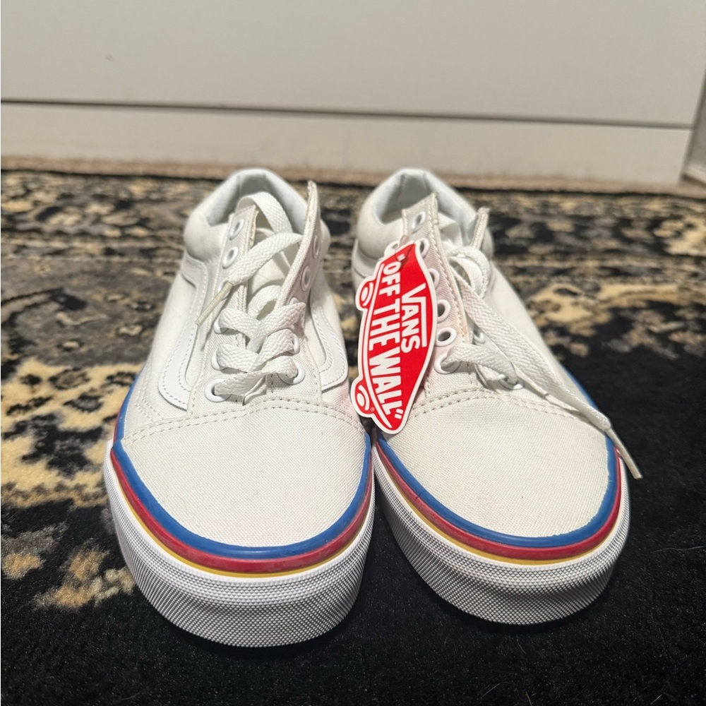 Vans True White Old Skools with rainbow detail women’s size 5.5 NEW!